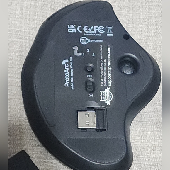 ProtoArc Wireless Trackball Mouse EM04 Ergonomic Bluetooth Rollerball Mouse - Picture 3 of 6